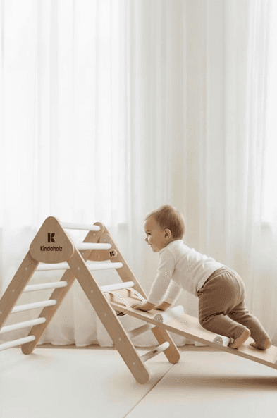 7 Gründe, warum ein Kletterbogen die Entwicklung deines Kindes fördert